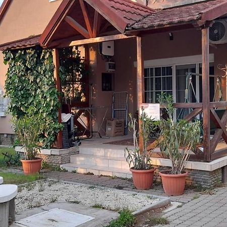Апартаменти Lelle Lelke Apartmanhaz Балатонлелле Екстер'єр фото