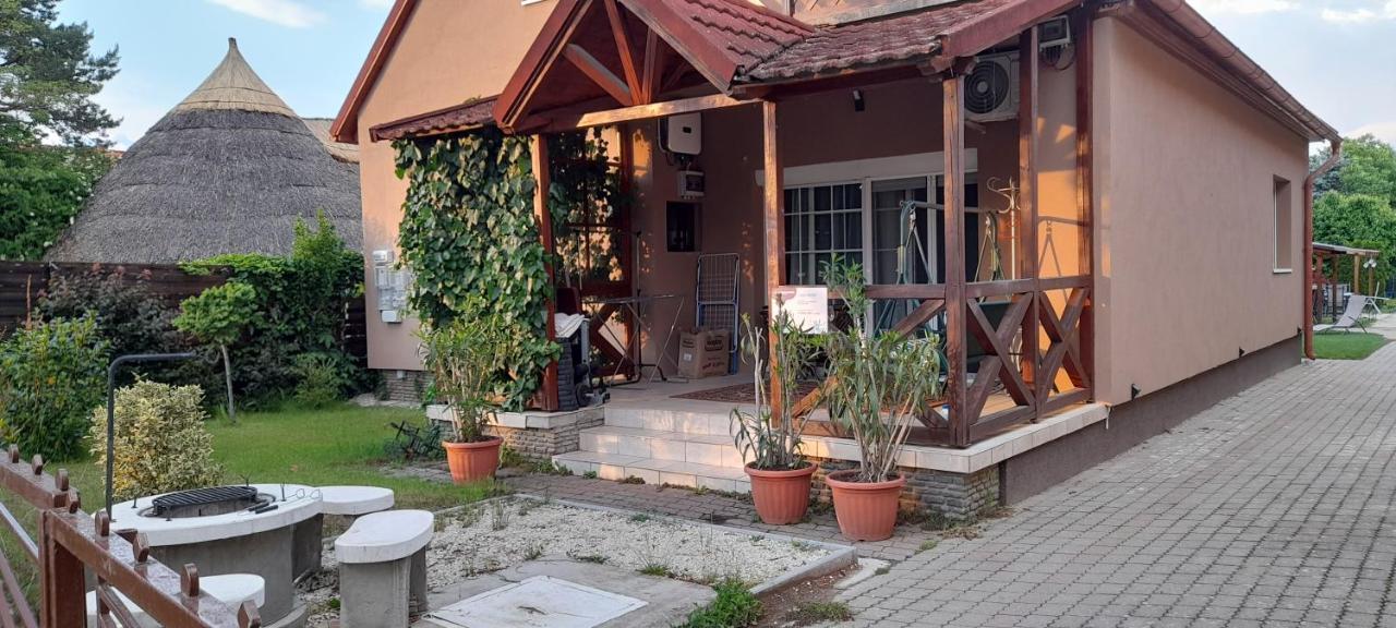 Апартаменти Lelle Lelke Apartmanhaz Балатонлелле Екстер'єр фото