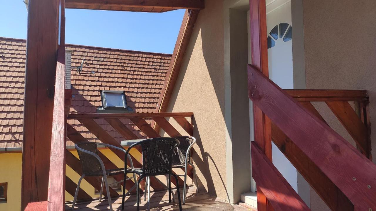 Апартаменти Lelle Lelke Apartmanhaz Балатонлелле Екстер'єр фото