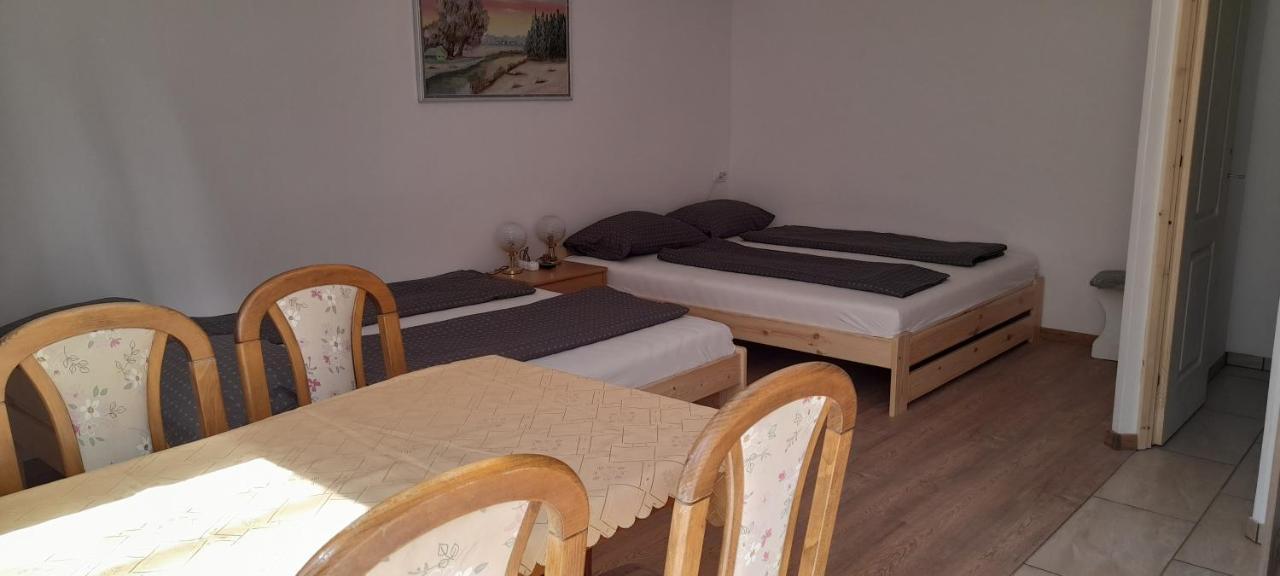 Апартаменти Lelle Lelke Apartmanhaz Балатонлелле Екстер'єр фото